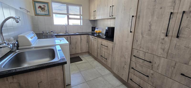 3 Bedroom Property for Sale in Outeniqua Strand Western Cape